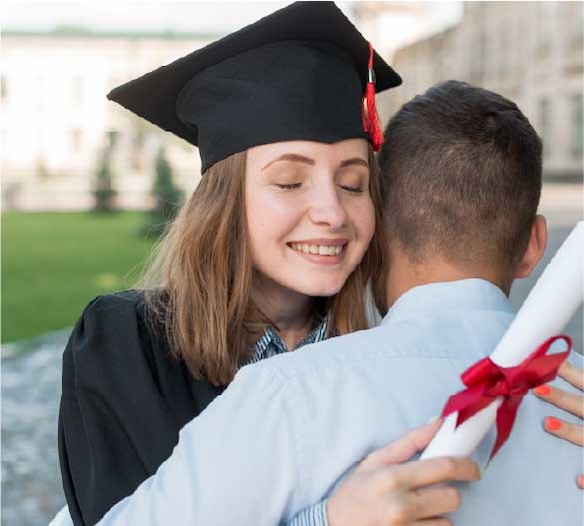 Obtén tu título profesional técnico en solo 2 años y accede rápidamente al mercado laboral.