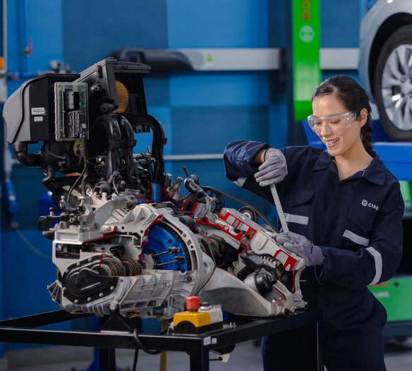 Convenio con Nissan, Kia e international para el acceso al centro de entrenamiento técnico, equipado con modernos autos y equipos, para el diagnóstico y reparación de vehículos.
