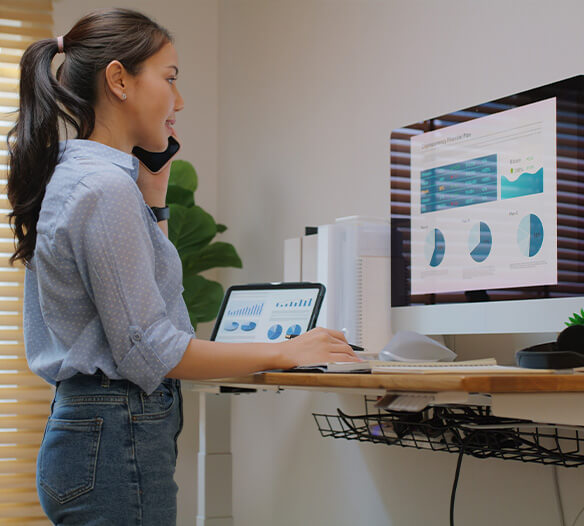 Domina herramientas especializadas como Odoo (CRM y ERP), Hotjar, Elegant Themes, WordPress, Siteground, Shopify y la suite completa de Google Analytics 360.