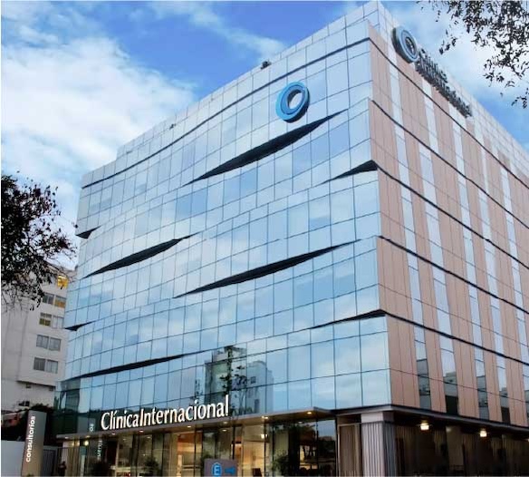 Alianza con la Clínica Internacional y otras instituciones líderes del sector salud.