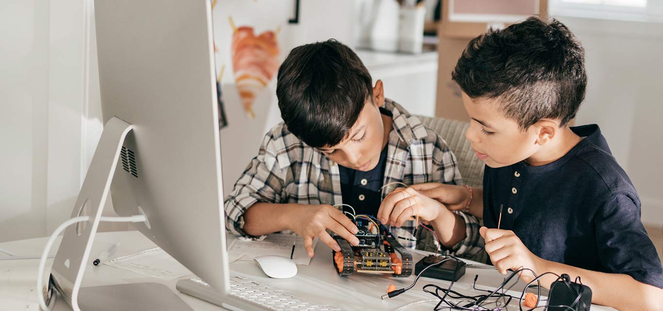 En Cibertec puedes estudiar las carreras técnicas mejor pagadas del mercado laboral y alcanzar todos tus éxitos.
